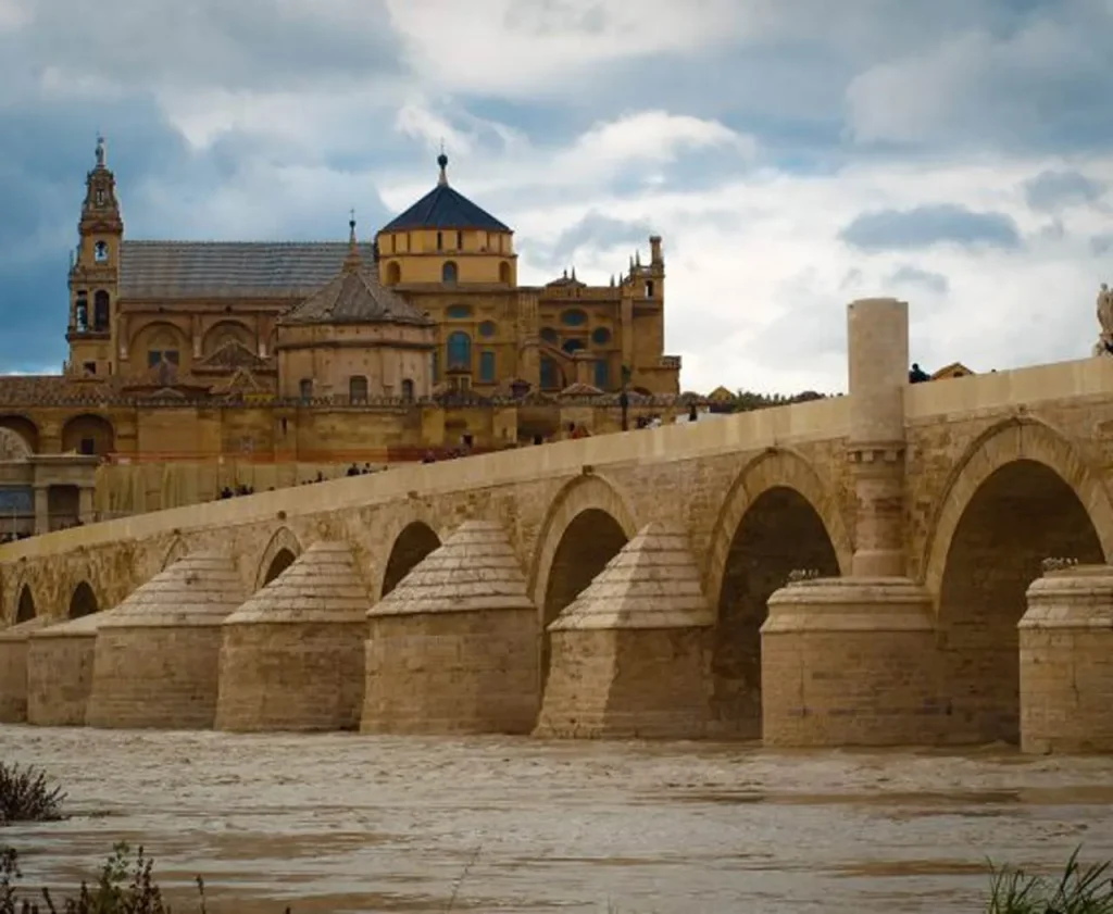 Puente_romano_y_mezquita