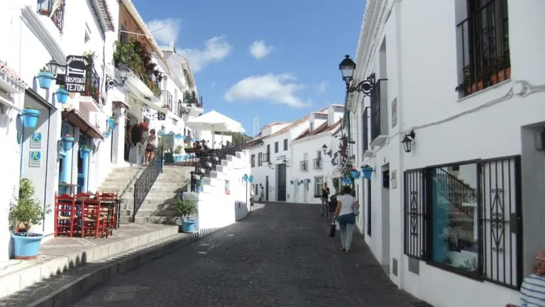Visita Guiada a Mijas &ndash; ViajaEnMinibus.com