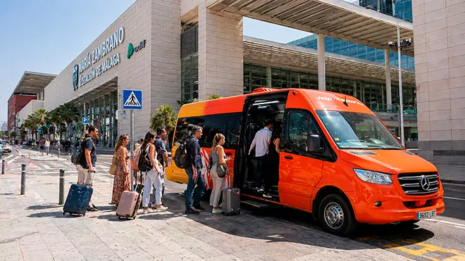 Transfers Estación María Zambrano 1 Autobuses privados desde la estación de tren de Málaga